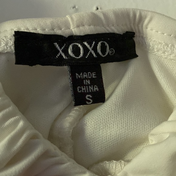 XOXO sleeveless ruched bodycon dress with lace details on the front. - Picture 2 of 8